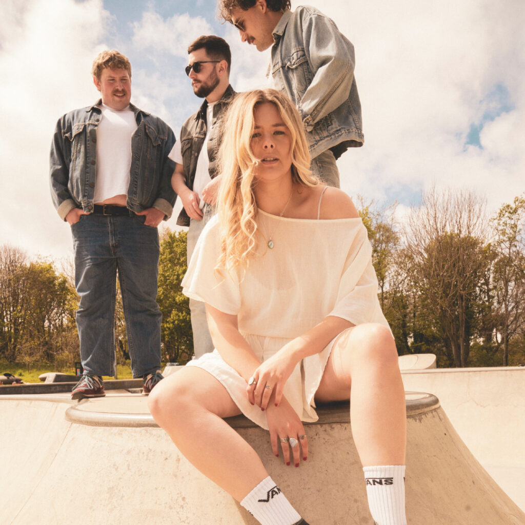 Bailey Tomkinson & The Locals – Live Above the Bay