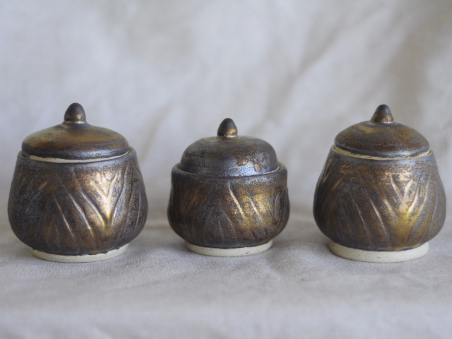 Shayla Wongwichien Ceramics